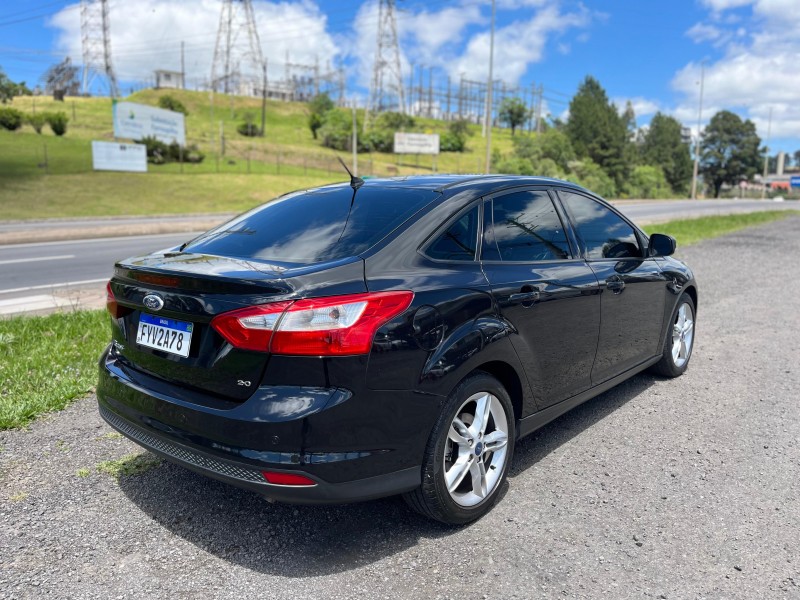 FOCUS 2.0 SE SEDAN 16V FLEX 4P AUTOMÁTICO - 2015 - FARROUPILHA