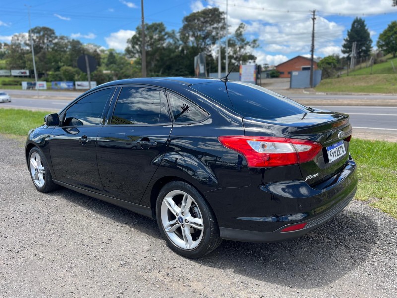 FOCUS 2.0 SE SEDAN 16V FLEX 4P AUTOMÁTICO - 2015 - FARROUPILHA