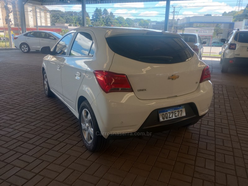 ONIX 1.4 MPFI LT 8V FLEX 4P MANUAL - 2019 - CAXIAS DO SUL