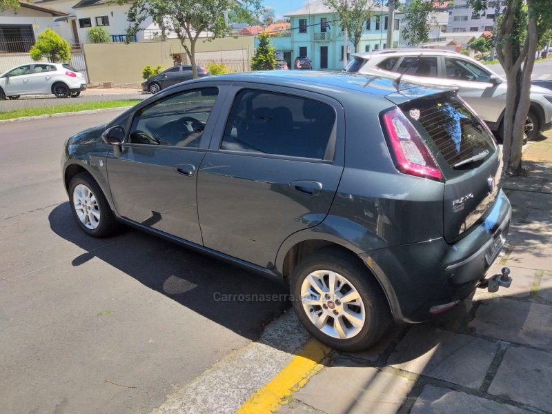 PUNTO 1.4 ATTRACTIVE ITALIA 8V FLEX 4P MANUAL - 2016 - VERANóPOLIS