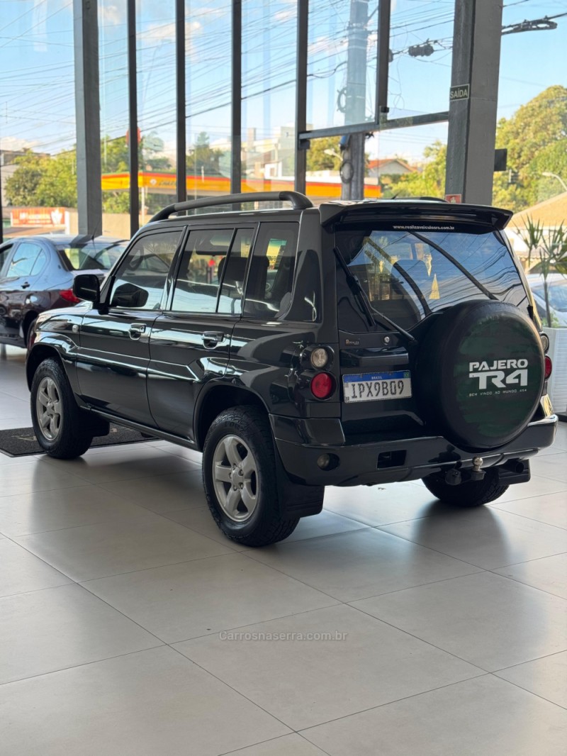 PAJERO TR4 2.0 4X4 16V 140CV FLEX 4P MANUAL - 2009 - SANTA CRUZ DO SUL