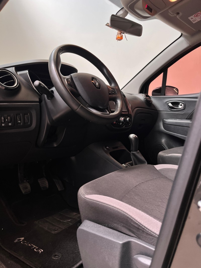 CAPTUR 1.6 16V SCE FLEX ZEN MANUAL - 2019 - NOVO HAMBURGO