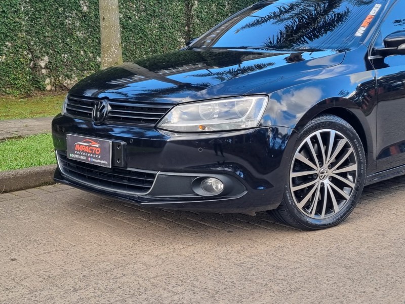 JETTA 2.0 TSI HIGHLINE 200CV GASOLINA 4P TIPTRONIC - 2012 - CAXIAS DO SUL