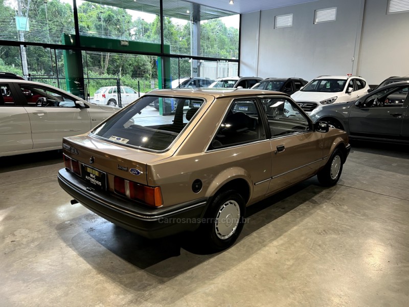 ESCORT 1.8 GL 8V GASOLINA 2P MANUAL - 1990 - CAXIAS DO SUL