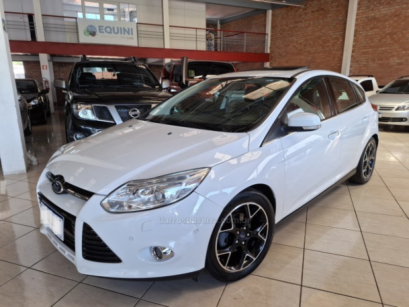 FOCUS 2.0 TITANIUM PLUS HATCH 16V FLEX 4P AUTO - 2015 - BENTO GONçALVES