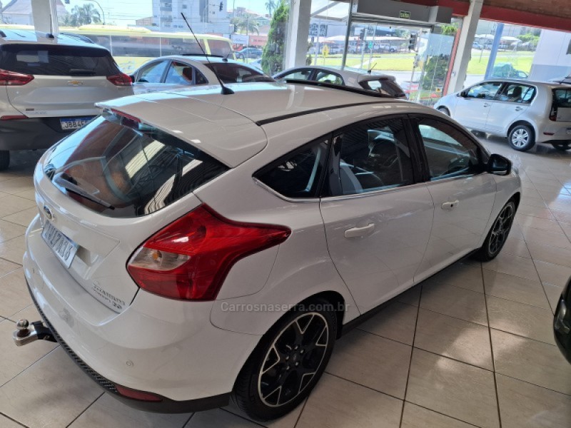 FOCUS 2.0 TITANIUM PLUS HATCH 16V FLEX 4P AUTO - 2015 - BENTO GONçALVES