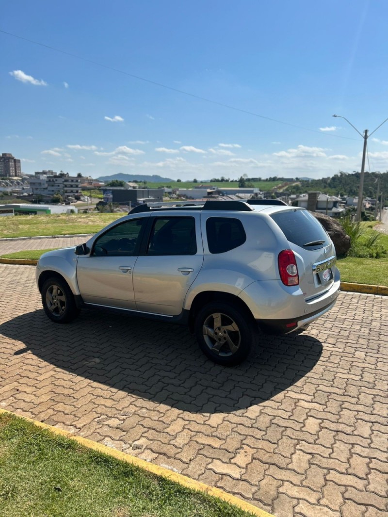 DUSTER 2.0 DYNAMIQUE 4X4 16V FLEX 4P MANUAL - 2014 - LAJEADO