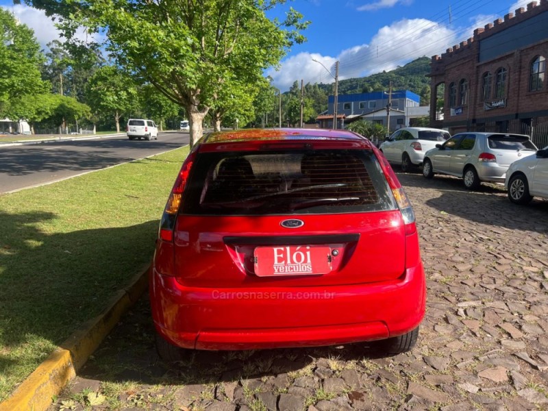 FIESTA 1.0 MPI 8V GASOLINA 4P MANUAL - 2013 - DOIS IRMãOS