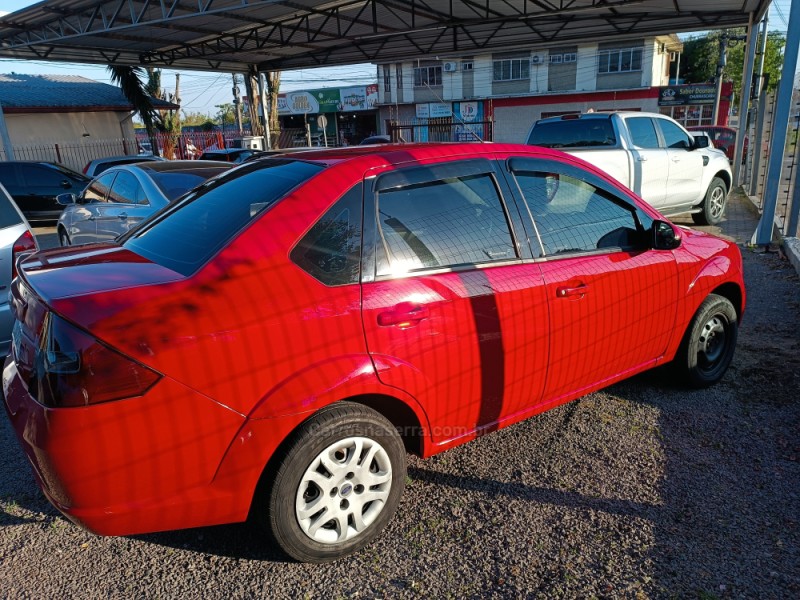 FIESTA 1.0 MPI SEDAN 8V FLEX 4P MANUAL - 2008 - CAXIAS DO SUL