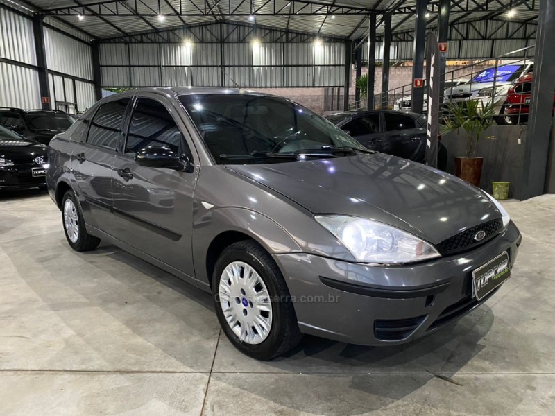 FOCUS 1.6 GLX SEDAN 8V FLEX 4P MANUAL - 2008 - CAMPO BOM