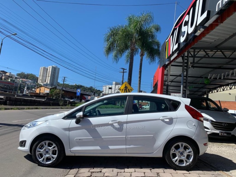 FIESTA 1.6 SE HATCH PLUS 16V FLEX 4P MANUAL - 2016 - CAXIAS DO SUL