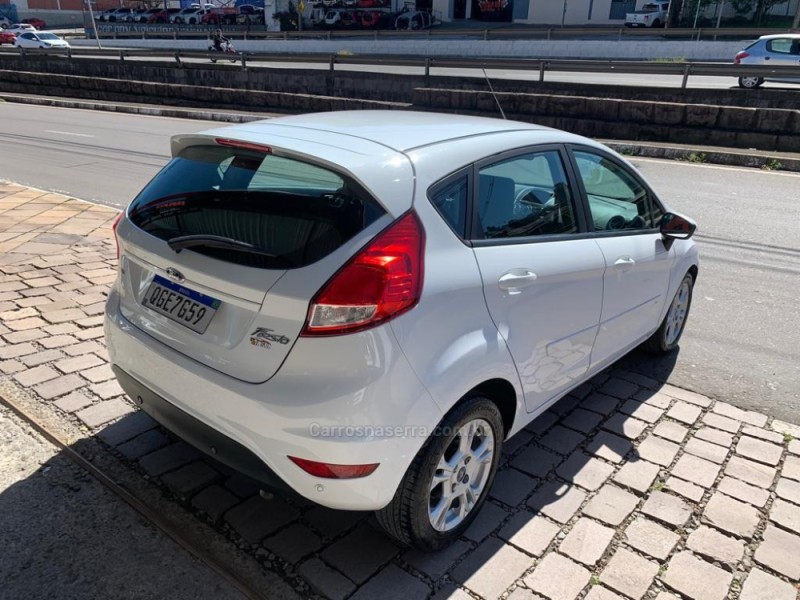 FIESTA 1.6 SE HATCH PLUS 16V FLEX 4P MANUAL - 2016 - CAXIAS DO SUL