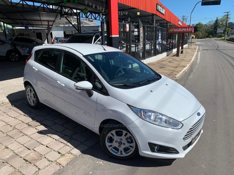 FIESTA 1.6 SE HATCH PLUS 16V FLEX 4P MANUAL