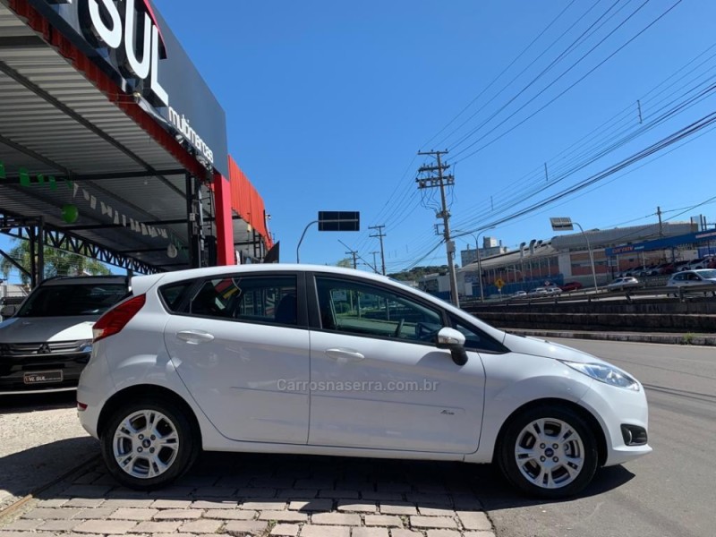 FIESTA 1.6 SE HATCH PLUS 16V FLEX 4P MANUAL - 2016 - CAXIAS DO SUL