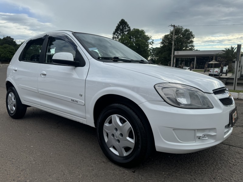 CELTA 1.0 MPFI LT 8V FLEX 4P MANUAL - 2014 - DOIS IRMãOS