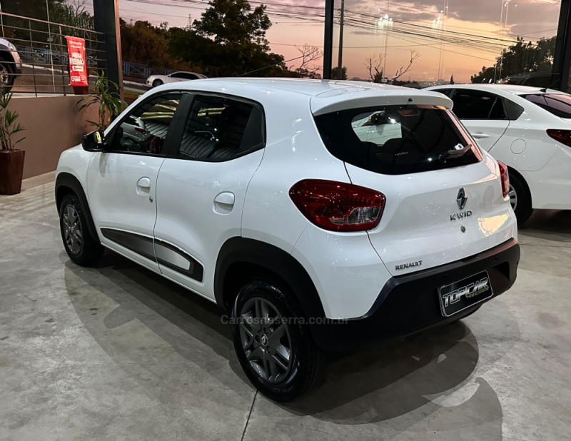 KWID 1.0 12V SCE FLEX INTENSE MANUAL - 2018 - CAMPO BOM