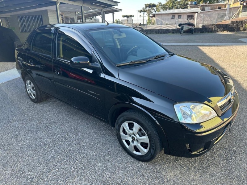 corsa 1.4 mpfi premium sedan 8v flex 4p manual 2011 caxias do sul