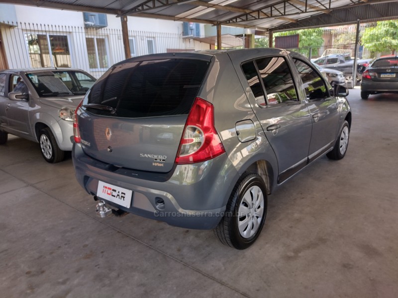 SANDERO 1.0 EXPRESSION 16V FLEX 4P MANUAL - 2010 - GARIBALDI