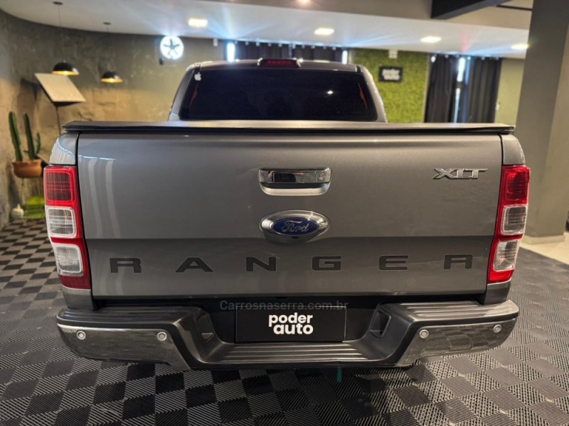 RANGER 3.2 XLT 4X4 CD 20V DIESEL 4P AUTOMÁTICO - 2018 - FARROUPILHA