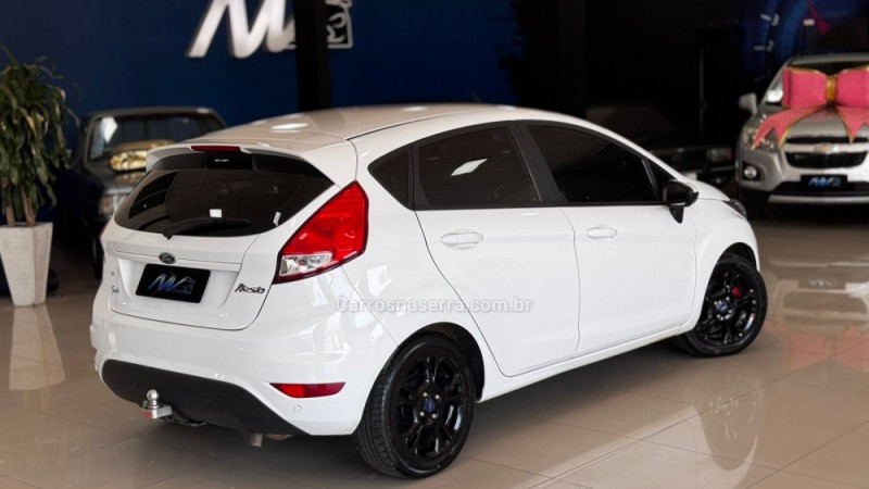 FIESTA 1.6 SE HATCH 16V FLEX 4P MANUAL - 2016 - ESTâNCIA VELHA