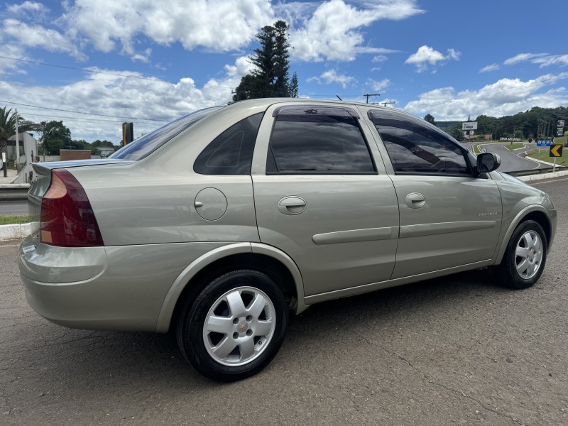 CORSA 1.4 MPFI PREMIUM SEDAN 8V FLEX 4P MANUAL - 2011 - DOIS IRMãOS