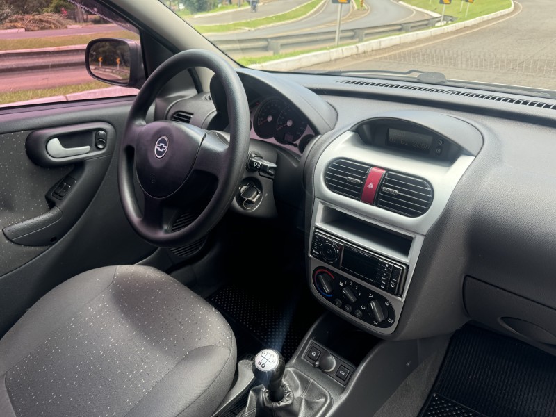 CORSA 1.4 MPFI PREMIUM SEDAN 8V FLEX 4P MANUAL - 2011 - DOIS IRMãOS