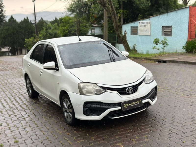 ETIOS 1.5 XS SEDAN 16V FLEX 4P AUTOMÁTICO