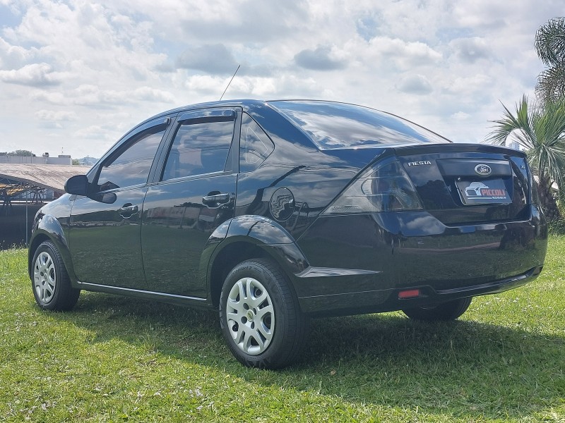 FIESTA 1.6 SE SEDAN 16V FLEX 4P MANUAL - 2011 - CAXIAS DO SUL