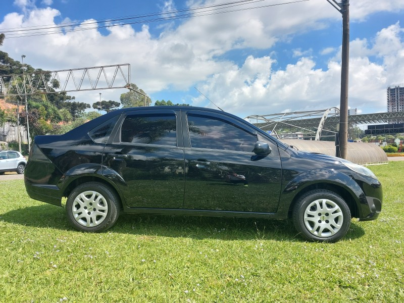 FIESTA 1.6 SE SEDAN 16V FLEX 4P MANUAL - 2011 - CAXIAS DO SUL