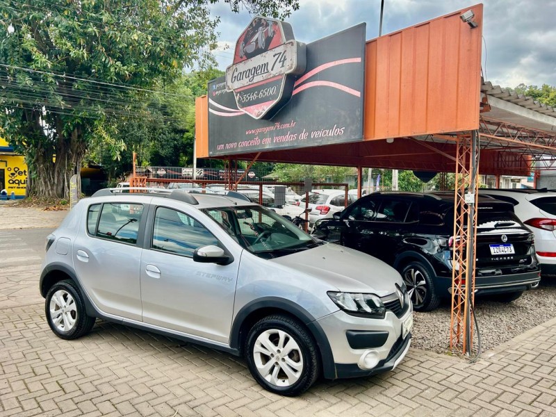 SANDERO 1.6 STEPWAY 8V FLEX 4P MANUAL - 2015 - TRêS COROAS