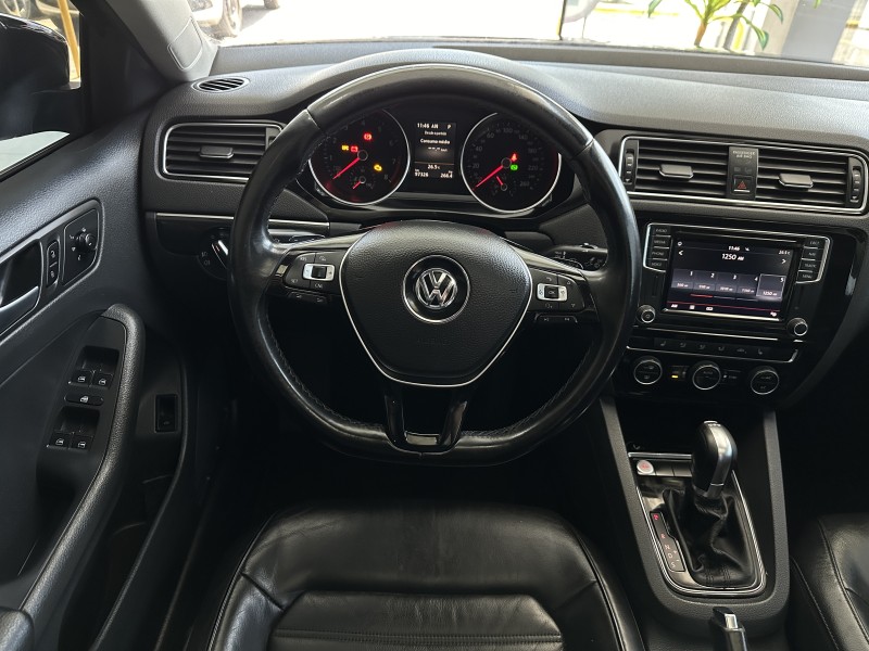 JETTA 2.0 TSI HIGHLINE 211CV GASOLINA 4P DSG - 2017 - CAXIAS DO SUL