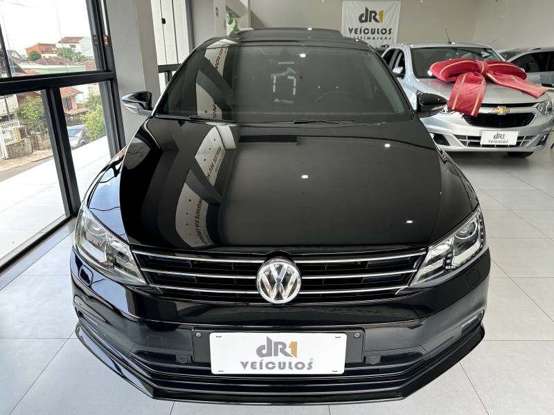 JETTA 2.0 TSI HIGHLINE 211CV GASOLINA 4P DSG - 2017 - CAXIAS DO SUL