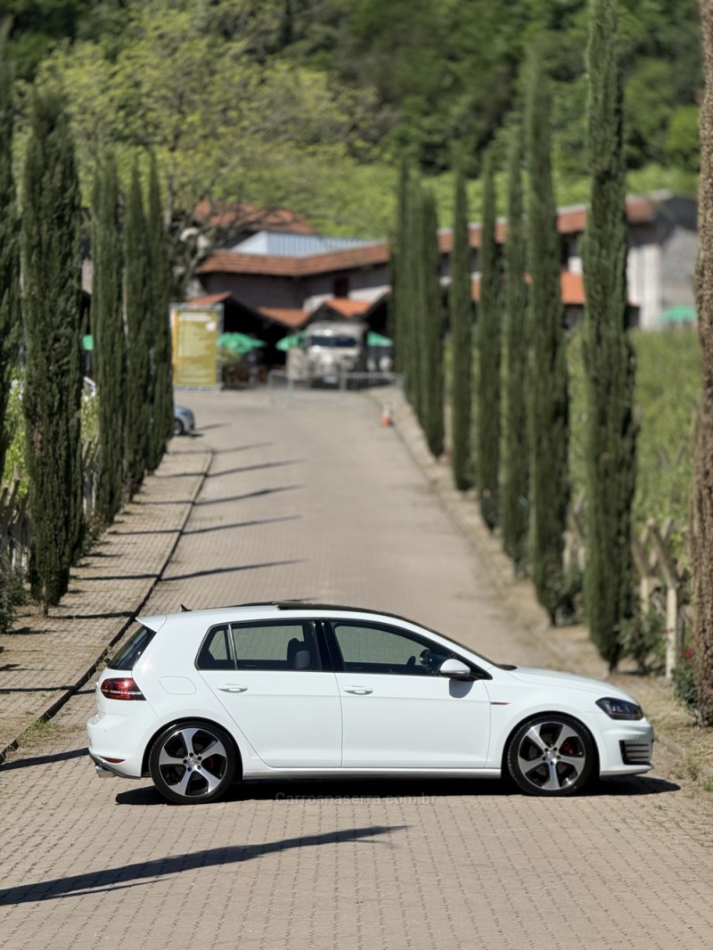 GOLF 2.0 TSI GTI 16V TURBO GASOLINA 4P AUTOMÁTICO - 2017 - CAXIAS DO SUL