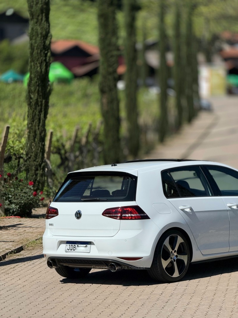 GOLF 2.0 TSI GTI 16V TURBO GASOLINA 4P AUTOMÁTICO - 2017 - CAXIAS DO SUL