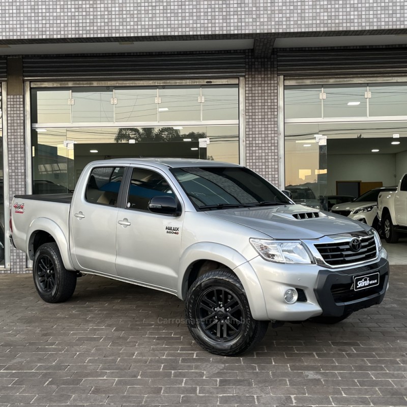 HILUX 3.0 SRV TOP 4X4 CD 16V TURBO INTERCOOLER DIESEL 4P AUTOMÁTICO