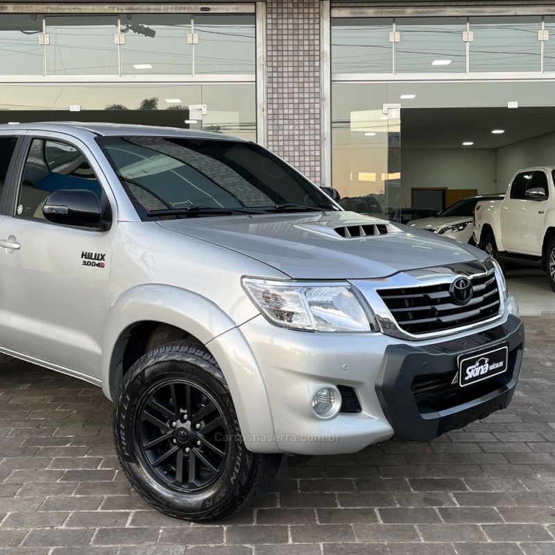 HILUX 3.0 SRV TOP 4X4 CD 16V TURBO INTERCOOLER DIESEL 4P AUTOMÁTICO - 2012 - VACARIA