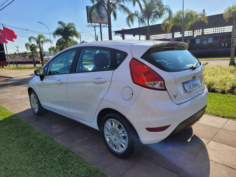 FIESTA 1.5 S HATCH 16V FLEX 4P MANUAL - 2015 - CARLOS BARBOSA