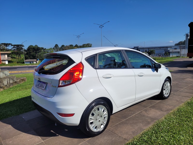 FIESTA 1.5 S HATCH 16V FLEX 4P MANUAL - 2015 - CARLOS BARBOSA