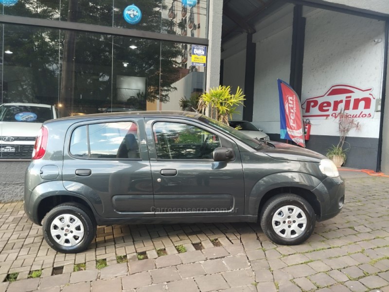 UNO 1.0 EVO VIVACE 8V FLEX 4P MANUAL - 2013 - MARAU