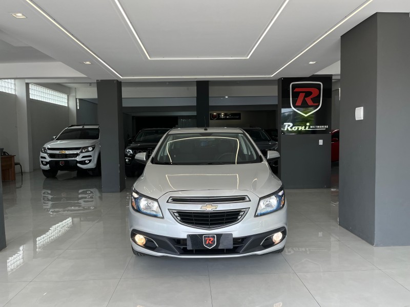 ONIX 1.4 MPFI LTZ 8V FLEX 4P MANUAL - 2014 - BENTO GONçALVES