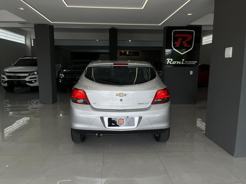 ONIX 1.4 MPFI LTZ 8V FLEX 4P MANUAL - 2014 - BENTO GONçALVES