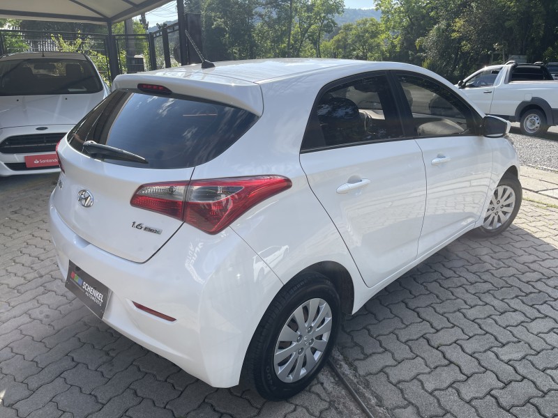 HB20 1.6 COMFORT PLUS 16V FLEX 4P MANUAL - 2014 - NOVA PETRóPOLIS