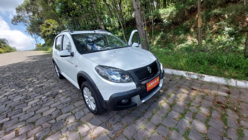 SANDERO 1.6 DYNAMIQUE 8V FLEX 4P MANUAL - 2014 - FARROUPILHA