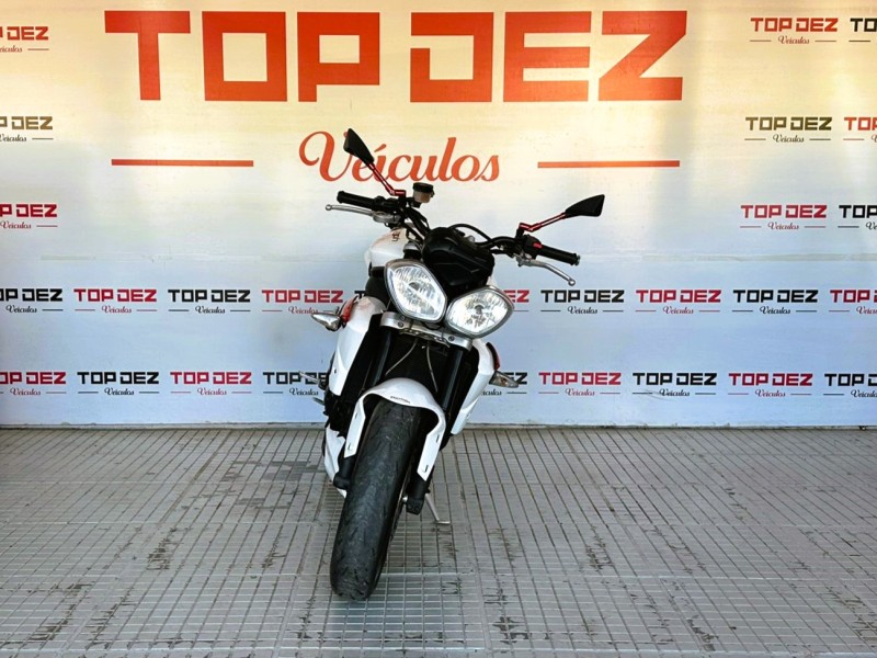 STREET TRIPLE 675 ABS - 2014 - SãO SEBASTIãO DO CAí