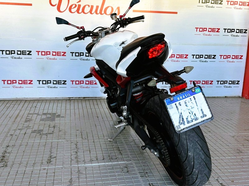 STREET TRIPLE 675 ABS - 2014 - SãO SEBASTIãO DO CAí