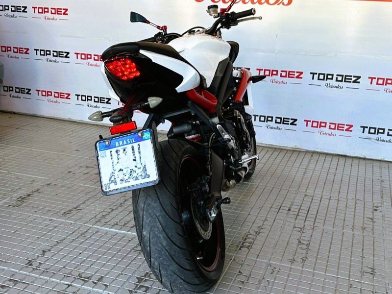 STREET TRIPLE 675 ABS - 2014 - SãO SEBASTIãO DO CAí