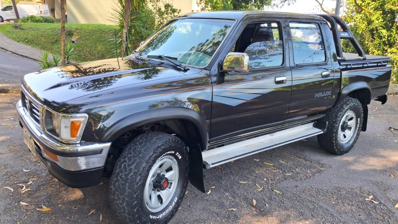 HILUX 2.8 SR5 4X4 CD 8V DIESEL 4P MANUAL - 2000 - CAXIAS DO SUL