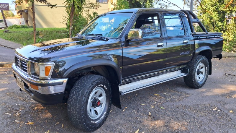 HILUX 2.8 SR5 4X4 CD 8V DIESEL 4P MANUAL - 2000 - CAXIAS DO SUL