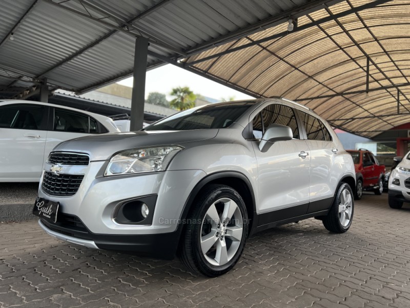 TRACKER 1.8 MPFI LTZ 4X2 16V FLEX 4P AUTOMÁTICO - 2014 - BOM PRINCíPIO