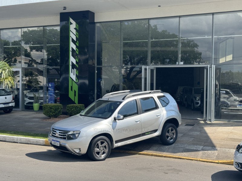 duster 2.0 tech road 4x2 16v flex 4p automatico 2014 farroupilha